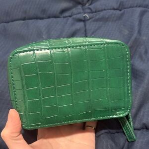 New Trish Mcevoy small green makeup Planner